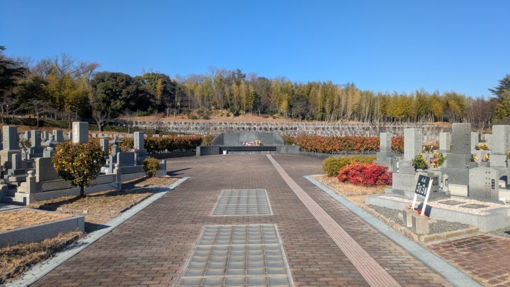地上祭壇の外観